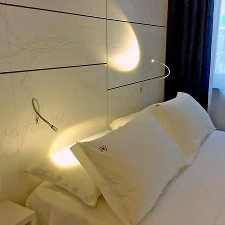 Maison Fleurie Bed and breakfast 3*