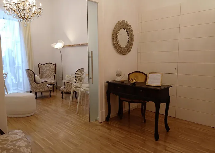 Maison Fleurie Couette-café 4*