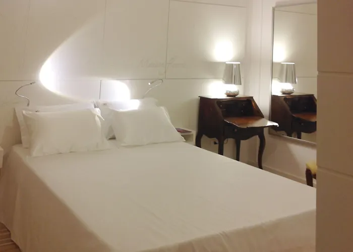 Couette-café Maison Fleurie 4*