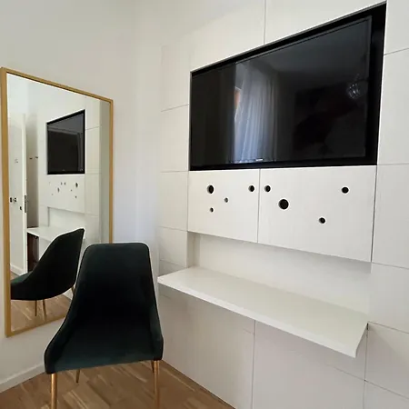 Maison Fleurie Bed & Breakfast 4*