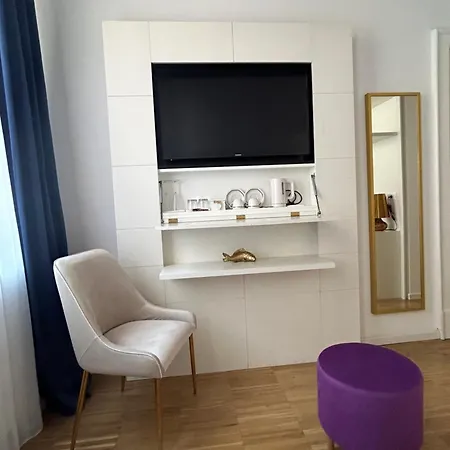 Bed & Breakfast Maison Fleurie 4*