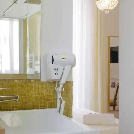 فندق مبيت وإفطار Maison Fleurie 4*