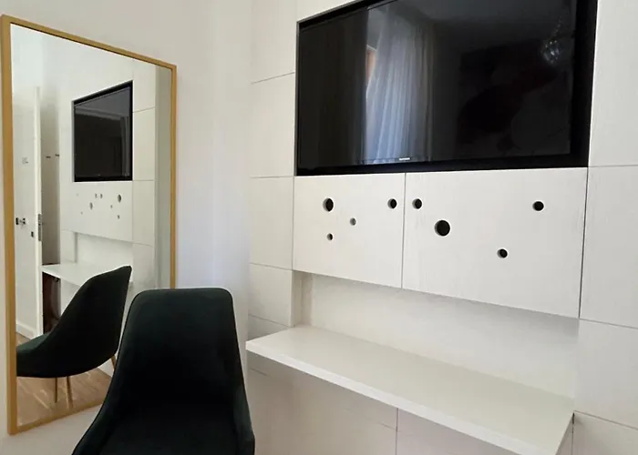 Maison Fleurie Bed & Breakfast 4*